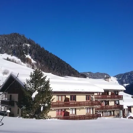 Διαμέρισμα Cosy 4 Pers, Skis Aux Pieds, Balcon, Parking, 2 Etoiles - Location Dim. A Dim. En Hiver - Fr-1-342-191 *