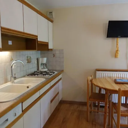 Cosy 4 Pers, Skis Aux Pieds, Balcon, Parking, 2 Etoiles - Location Dim. A Dim. En Hiver - Fr-1-342-191 *
